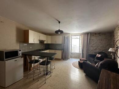 Appartement à louer 520 € 2 pièces 1 chambre 42,8 m² 2ème étage Barjac 30430