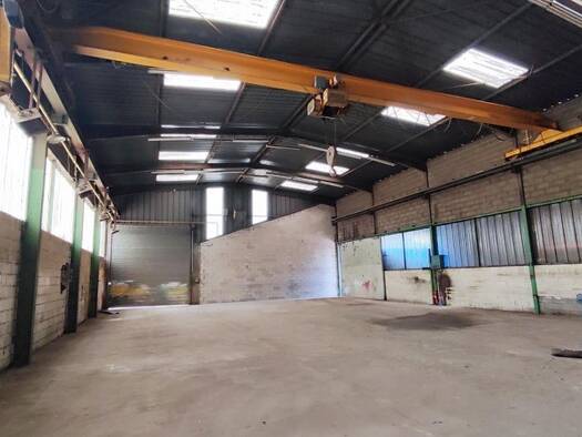 Local d'activités à vendre 459 000 € 430 m² d'espace de stockage Zone Industrielle-Colombiere Longvic 21600