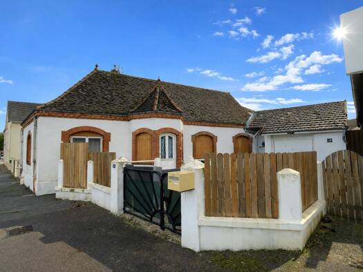 Maison de plain-pied à vendre 138 000 € 3 pièces 2 chambres 340 m² de terrain Champforgeuil 71530