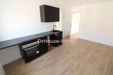 Appartement à louer 550 € 2 pièces 1 chambre 29 m² Dernier étage, Étage 2/2 Rue de Lille-Faubourg d'Arras Bethune 62400