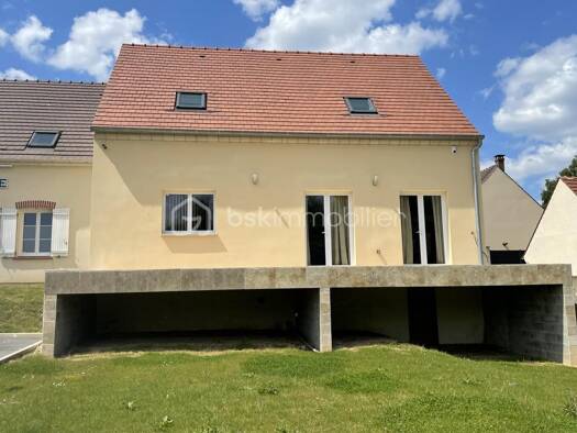 Maison à vendre 249 000 € 4 pièces 3 chambres 122 m² 540 m² de terrain Auneuil 60390