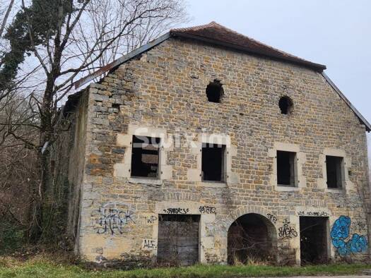 Entrepôt à vendre 29 500 € 130 m² d'espace de stockage Buvilly 39800