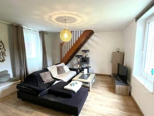 Maison à louer 860 € 4 pièces 3 chambres 111 m² 523 m² de terrain Chazelles sur Lyon 42140