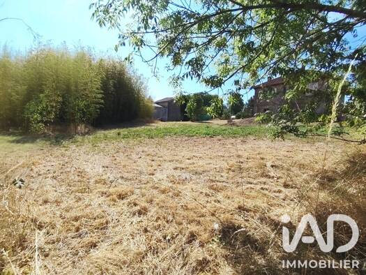 Terrain constructible à vendre 26 000 € 810 m² de terrain Jarnac 16200