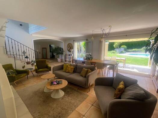 Villa à vendre 1 160 000 € 6 pièces 5 chambres 233 m² 6 710 m² de terrain Rognes 13840