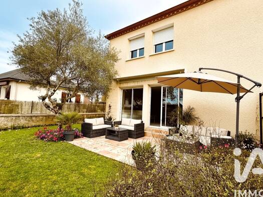 Maison de ville à vendre 239 500 € 5 pièces 4 chambres 95,5 m² 68 m² de terrain Le Hameau Pau 64000