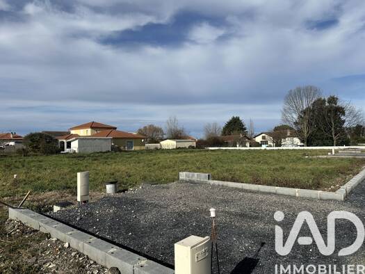 Terrain constructible viabilisé à vendre 79 000 € 733 m² de terrain Soues 65430