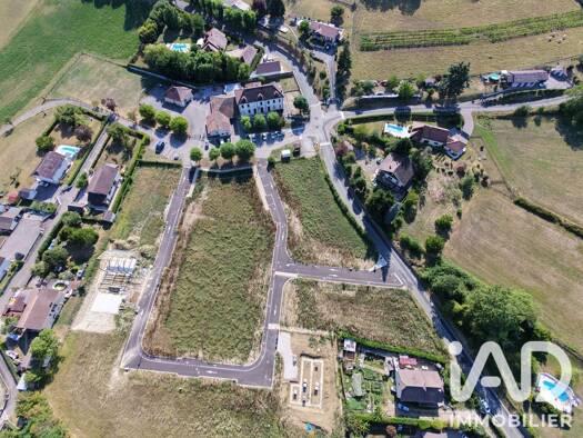 Terrain constructible viabilisé à vendre 92 900 € 917 m² de terrain Cressin-Rochefort 01350