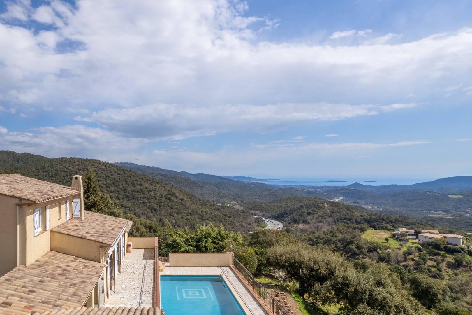 Maison à vendre, 195m², LES ADRETS DE L'ESTEREL
