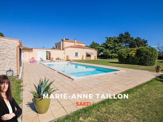 Villa à vendre 498 000 € 8 pièces 5 chambres 255 m² 4 674 m² de terrain Blaye 33390