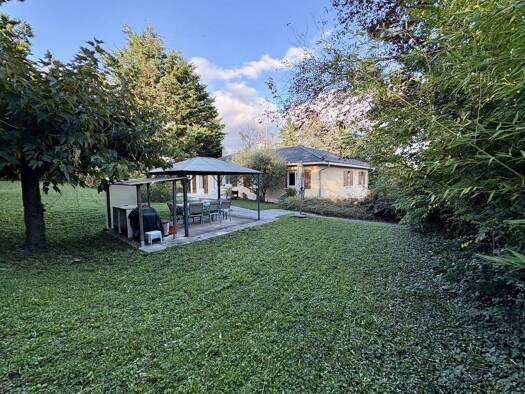 Maison de plain-pied à vendre 570 000 € 7 pièces 5 chambres 148 m² 2 138 m² de terrain Sathonay-Village 69580