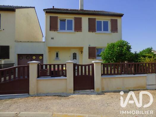 Maison de plain-pied à vendre 168 500 € 4 pièces 3 chambres 92 m² 201 m² de terrain Saint-Clément 89100