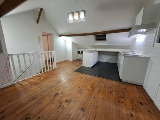 Appartement à louer 650 € 2 pièces 1 chambre 53 m² 1er étage Nord Est-Sud Ouest Clermont 60600