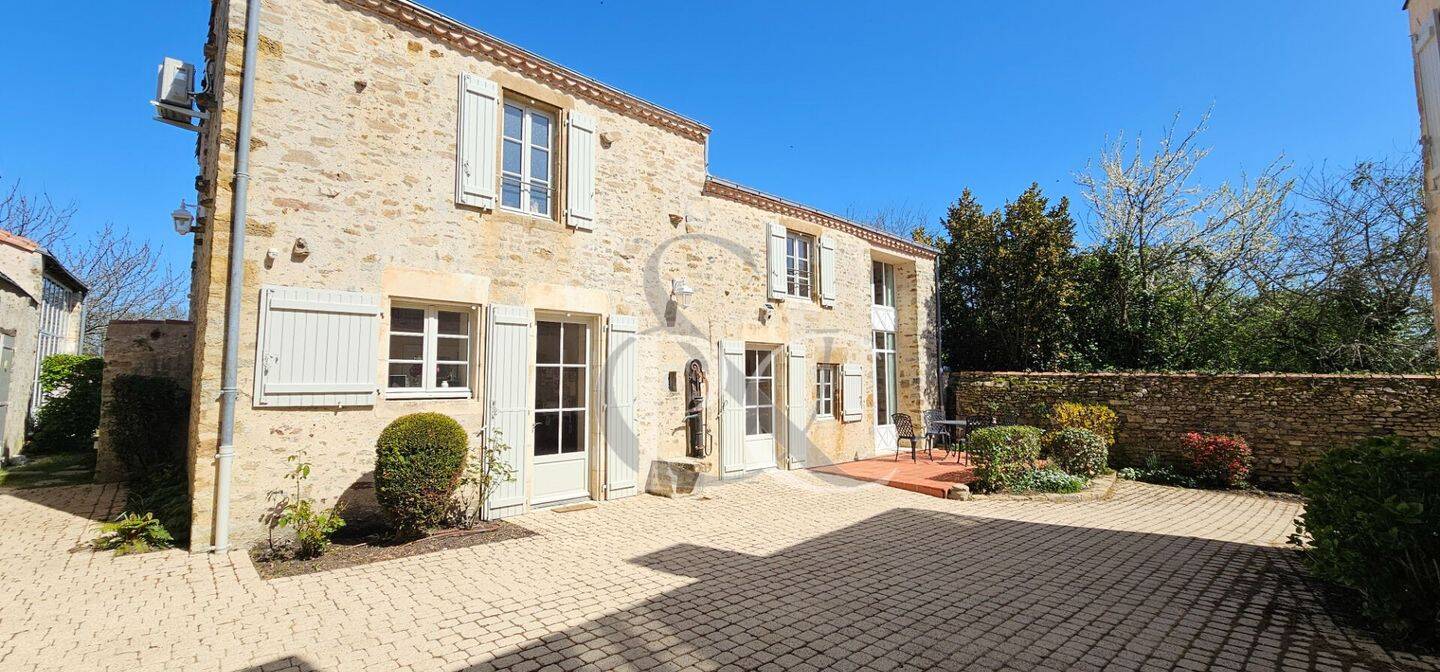 Maison à vendre, 307m², TALMONT SAINT HILAIRE
