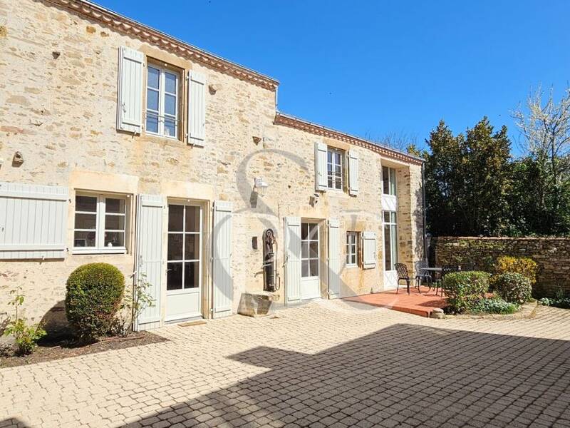 Maison à vendre, 307m², TALMONT SAINT HILAIRE