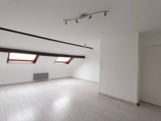 Appartement à louer - logement étudiant 540 € 1 pièce 31,4 m² Étage 3/3 Centre Ville Amiens 80000