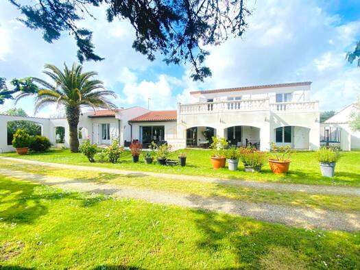 Maison à vendre 865 000 € 6 pièces 4 chambres 208 m² 2 230 m² de terrain Gujan-Mestras 33470