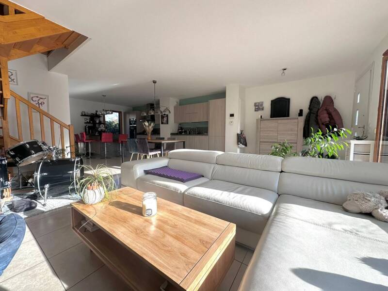 Maison à louer, 117m², ECHENEVEX