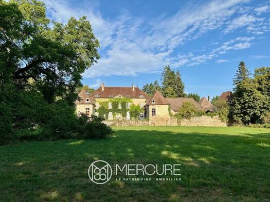 Château à vendre 920 000 € 18 pièces 10 chambres 600 m² 70 552 m² de terrain Centre Ville Autun 71400