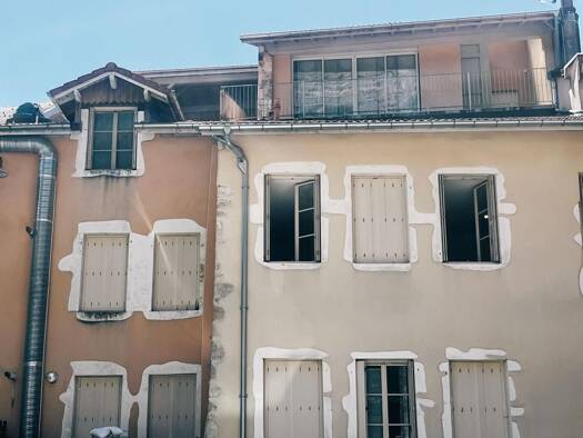 Appartement à vendre 125 000 € 3 pièces 2 chambres 78,39 m² Étage 4/4 Nantua 01130
