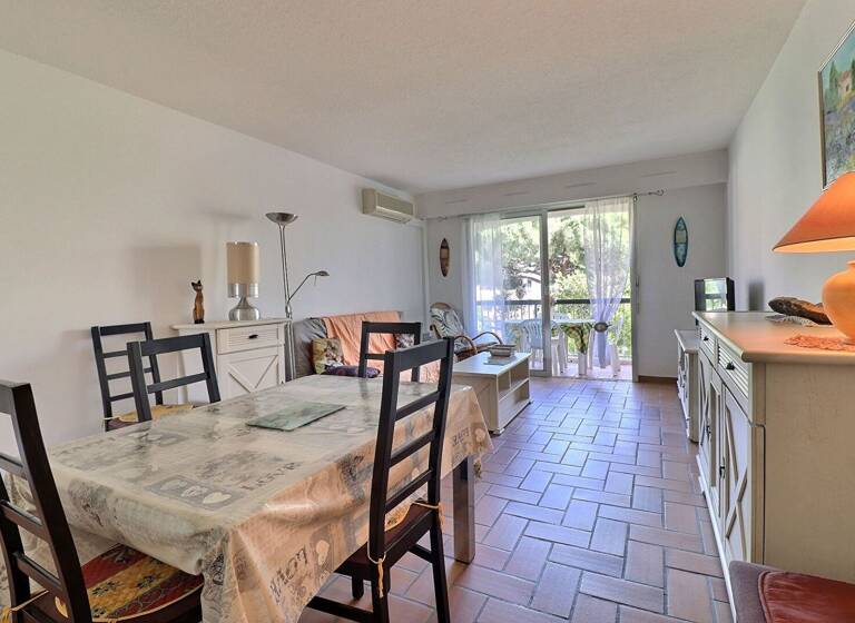 Appartement à vendre 254 000 € 3 pièces 2<br/>chambres 60 m²<br/>superficie 2/4<br/>étage Le Mas Port Frejus Frejus 83600