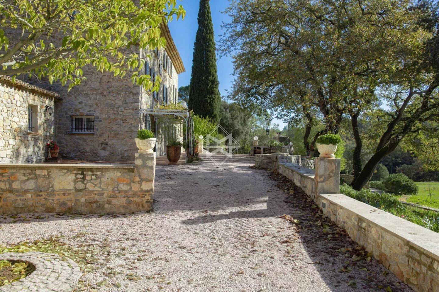 Maison à vendre, 412m², LE THORONET