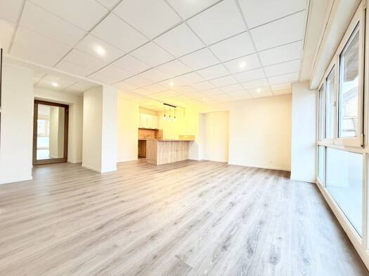 Appartement à vendre 77 500 € 3 pièces 2 chambres 68 m² RDC Centre Graviers Valentigney 25700