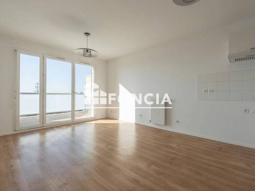 Appartement à vendre 170 000 € 3 pièces 2 chambres 64 m² Étage 5/5 Saraillere-Ronceval-Seigliere Cenon 33150