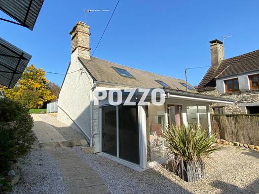 Maison à vendre 236 020 € 3 pièces 2 chambres 59 m² 585 m² de terrain Quettehou 50630