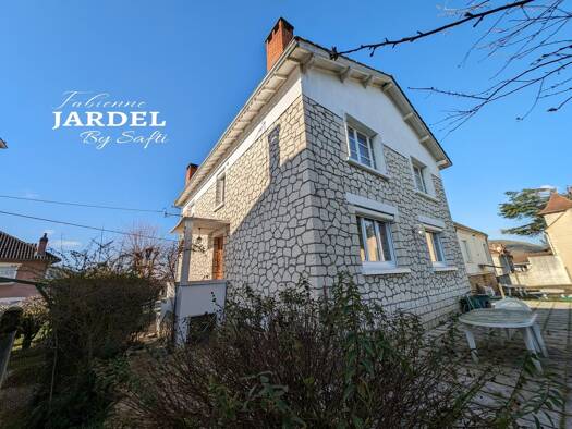 Maison à vendre 147 000 € 6 pièces 5 chambres 162 m² 1 210 m² de terrain Souillac 46200