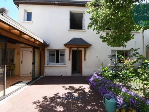 Maison de ville à vendre 132 500 € 5 pièces 3 chambres 121 m² 279 m² de terrain La Salle-Perruche-Meron-Villages Montreuil-Bellay 49260