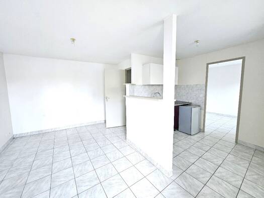 Appartement à louer 435 € 2 pièces 1 chambre 32 m² RDC Saint-Symphorien-sur-Coise 69590