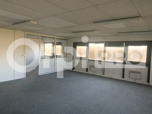 Espace bureau à louer 1 229 € 125 m² de bureaux divisible jusqu'à 125 m² Merignac 33700