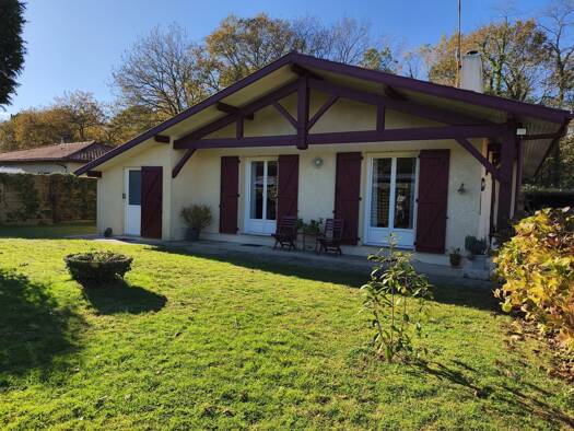 Maison de plain-pied en viager 106 000 € 4 pièces 2 chambres 86,4 m² 769 m² de terrain Est Saint-Vincent-de-Tyrosse 40230