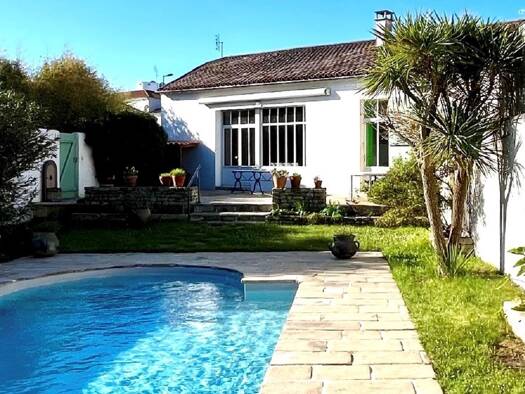 Maison à vendre 1 289 600 € 7 pièces 5 chambres 216 m² 680 m² de terrain Île De Ré St Martin de Re 17410