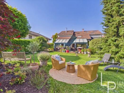 Maison à vendre 995 000 € 8 pièces 4 chambres 251 m² 950 m² de terrain Veigy-Foncenex 74140