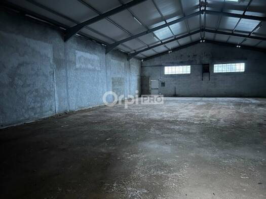Local d'activités à louer 2 004 € 370 m² d'espace de stockage Beaune 21200
