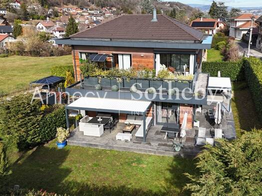 Maison à vendre 1 680 000 € 11 pièces 5 chambres 272 m² 1 000 m² de terrain Sevrier 74320