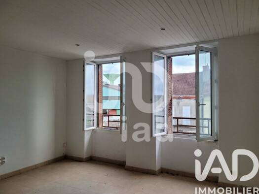 Immeuble à vendre 159 900 € 319 m² Ieme Zone Commentry 03600