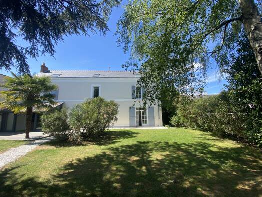 Maison à vendre 943 000 € 6 pièces 4 chambres 174,75 m² 865 m² de terrain Centre Angers 49000