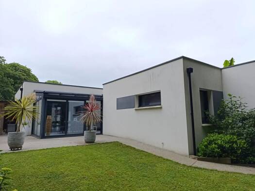 Maison de plain-pied à vendre 456 500 € 5 pièces 3 chambres 126 m² 600 m² de terrain Est Gouesnou 29850