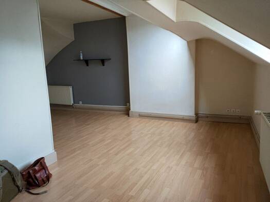 Appartement à louer 600 € 3 pièces 2 chambres 80 m² Gare Nord et Ouest Charleville-Mézières 08000