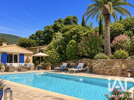 Maison à vendre 1 375 000 € 6 pièces 4 chambres 182 m² 2 245 m² de terrain Nord Cavalaire-sur-Mer 83240