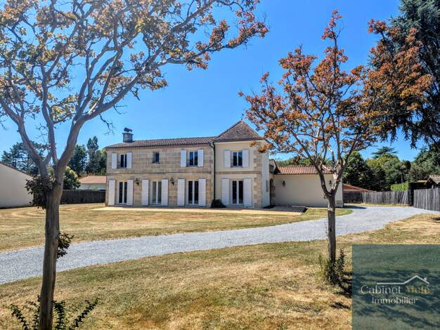 Maison à vendre 547 000 € 6 pièces 4 chambres 175 m² 2 002 m² de terrain Latresne 33360
