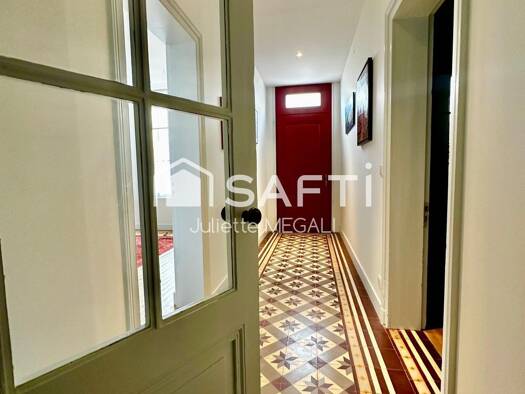 Demeure à vendre 690 000 € 8 pièces 6 chambres 345 m² 1 116 m² de terrain Montagne 33570