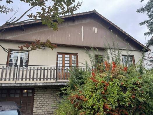 Maison à vendre 76 300 € 4 pièces 3 chambres 94 m² 656 m² de terrain Saint-Amand-Montrond 18200