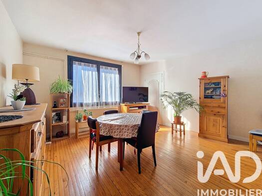 Appartement à vendre 105 000 € 4 pièces 3 chambres 74 m² Étage 1/1 Carnot-Capucins Le Puy-en-Velay 43000