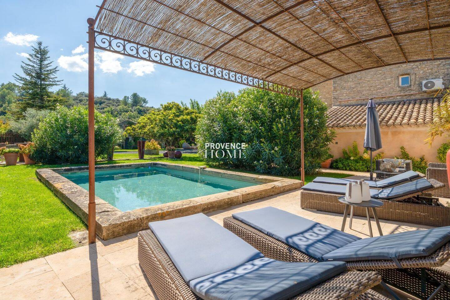 Maison à vendre, 380m², MENERBES