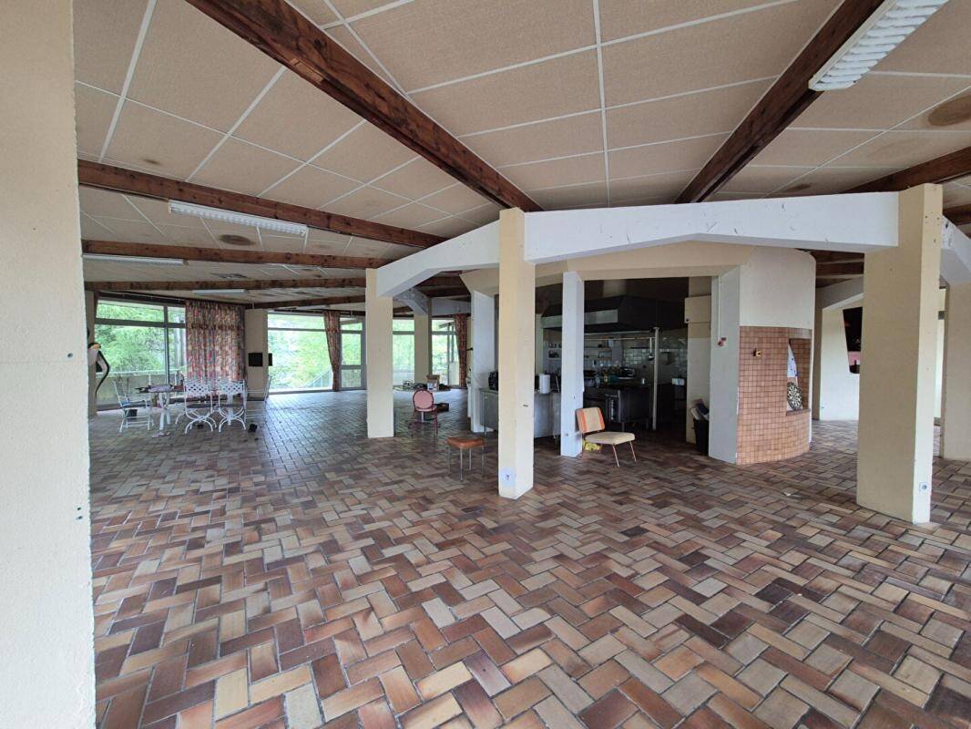 Maison à vendre, 3712m², SAINT YRIEIX LE DEJALAT