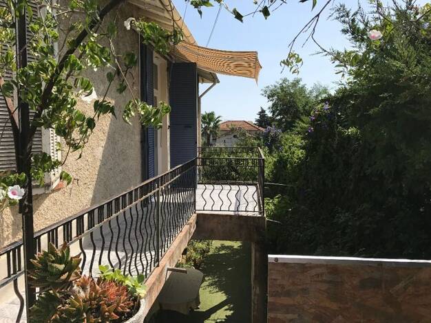 Appartement à louer 1 050 € 2 pièces 2 chambres 46,2 m² Laval Antibes 06600